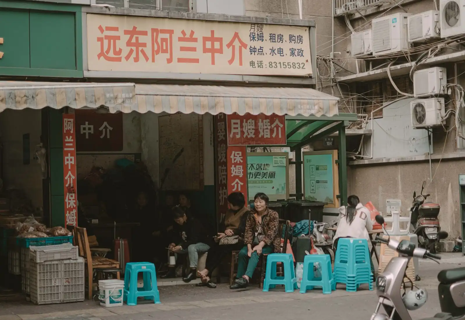 童装售选购指南：千娱音服装店解析儿童服饰面料与版型选择要点
